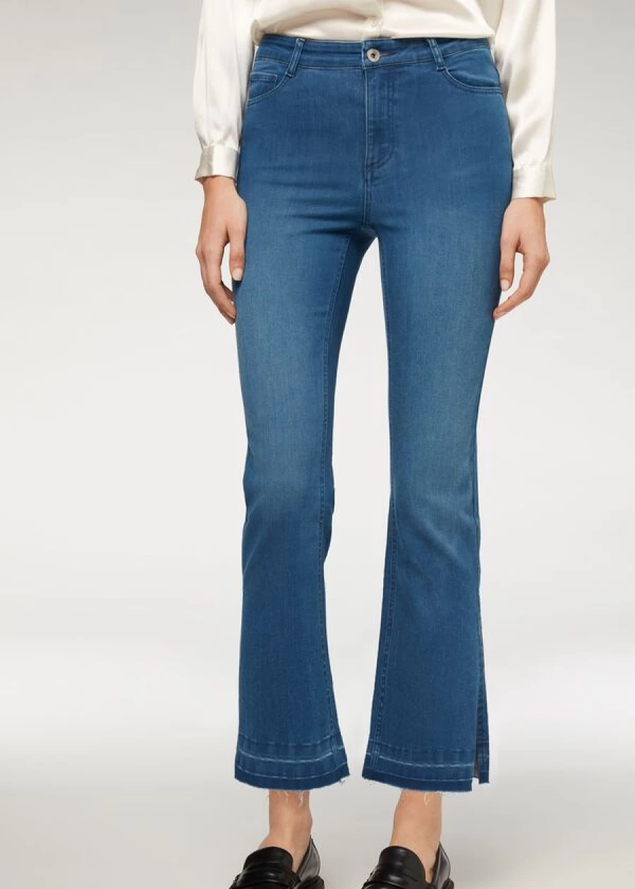 Calzedonia Women's Cropped Flare Jeans in 3210 Blue Denim Wash