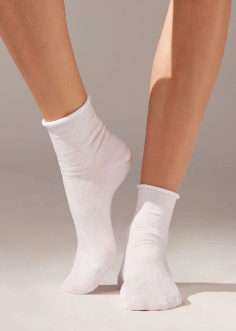 "Calzedonia Seamless Linen Short Socks in White - Comfortable & Breathable"