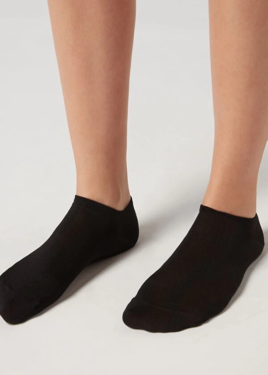 Calzedonia Unisex Black Cotton Pop Socks - Stylish and Comfortable Footwear